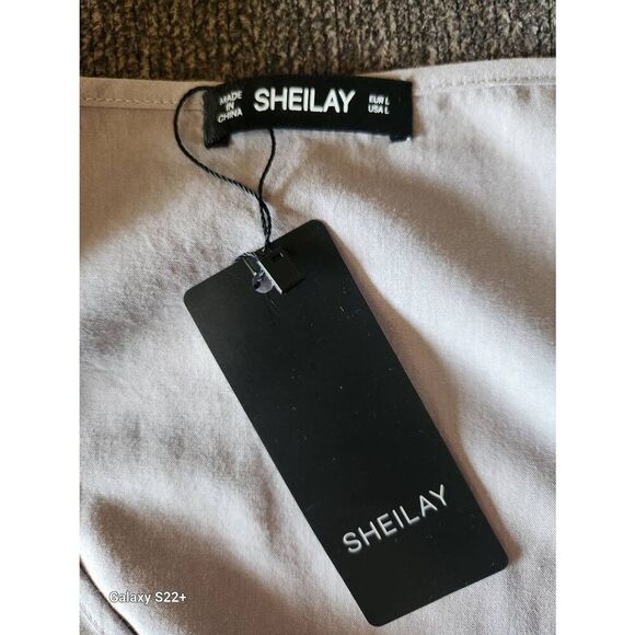 F56 Sheilay Gray Top with Flower - Picture 7 of 7